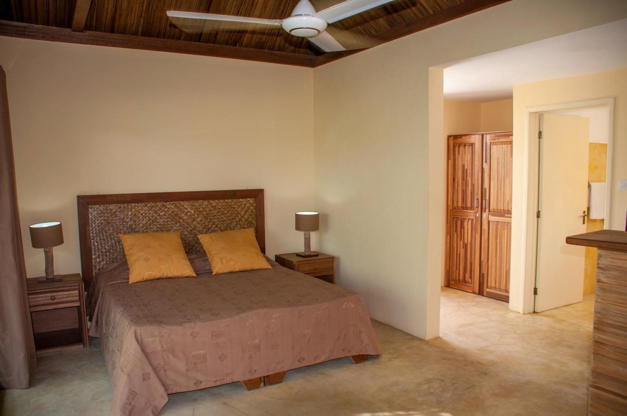 Chantauvent Guest House Blue Bay Bilik gambar